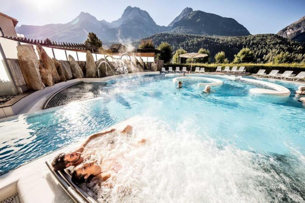 Aaa Chalet Allegra Rojo With Mountain View Скуол Екстериор снимка