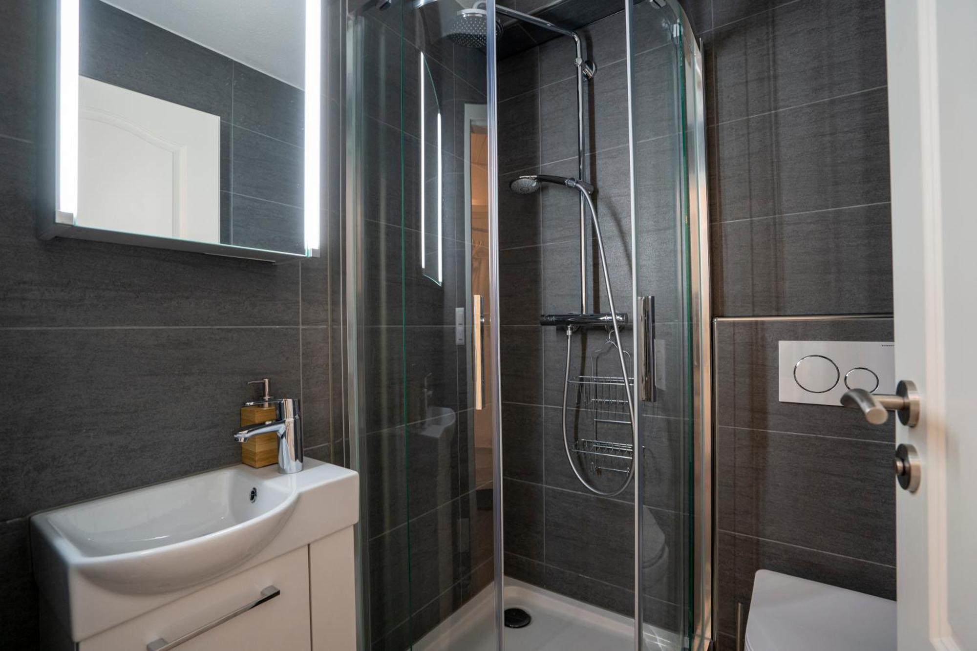 Aaa Chalet Allegra Rojo With Mountain View Скуол Екстериор снимка